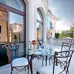 Hotel Le Premier - Maestro