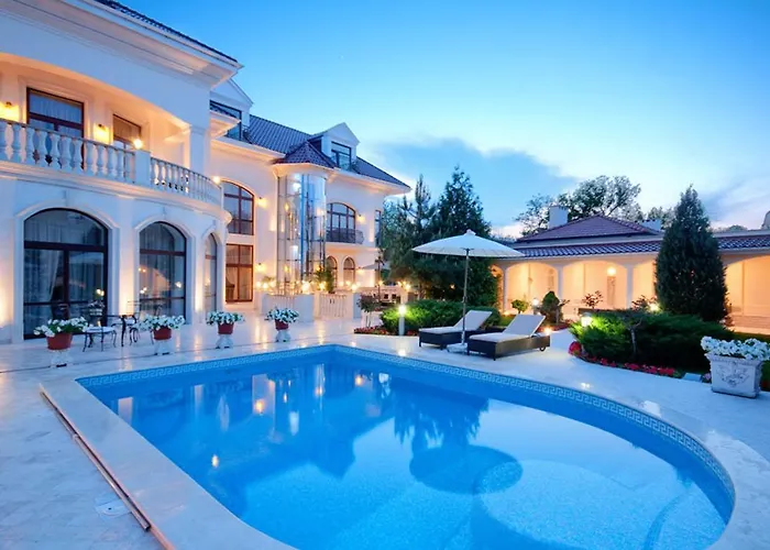 Le Premier - Maestro Hotel