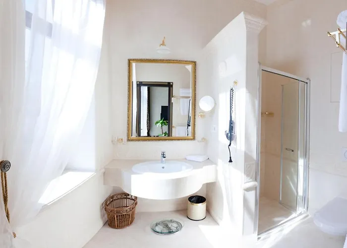 Le Premier - Maestro Hotel 5*