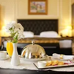 Hotel Le Premier - Maestro