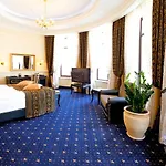Hotel Le Premier - Maestro