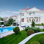 Отель Le Premier - Maestro 5*