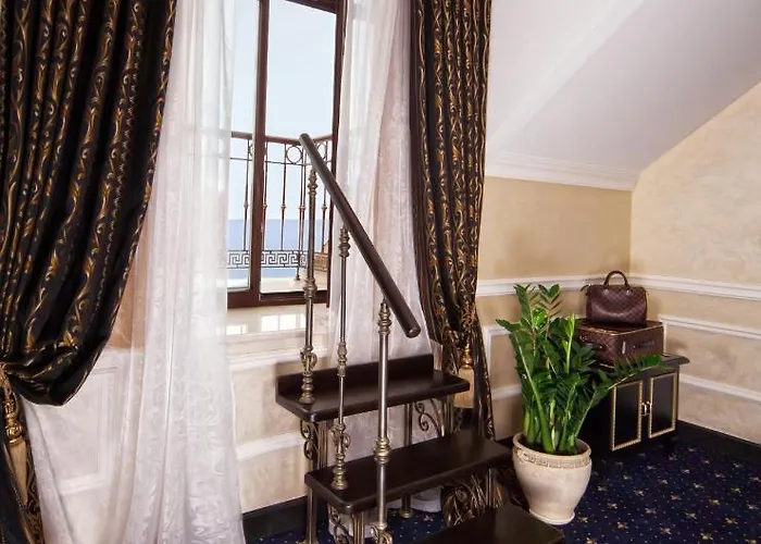 Le Premier - Maestro Hotel 5*